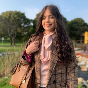 Meet your Posher, Milica
